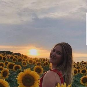 Meet your Posher, Lacey